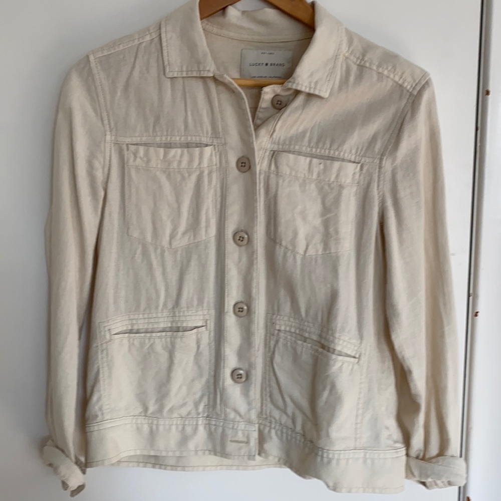 Cream coloured ‘shaket’